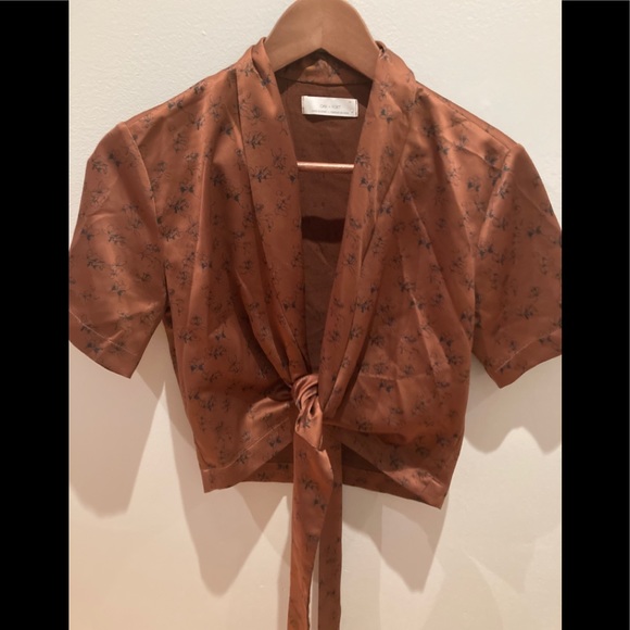 OAK + FORT Tops - Oak + Fort brown floral satin tie blouse size XS